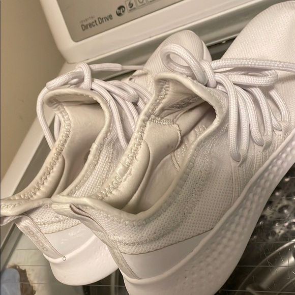 Stylish White Sneakers - Picture 5 of 5